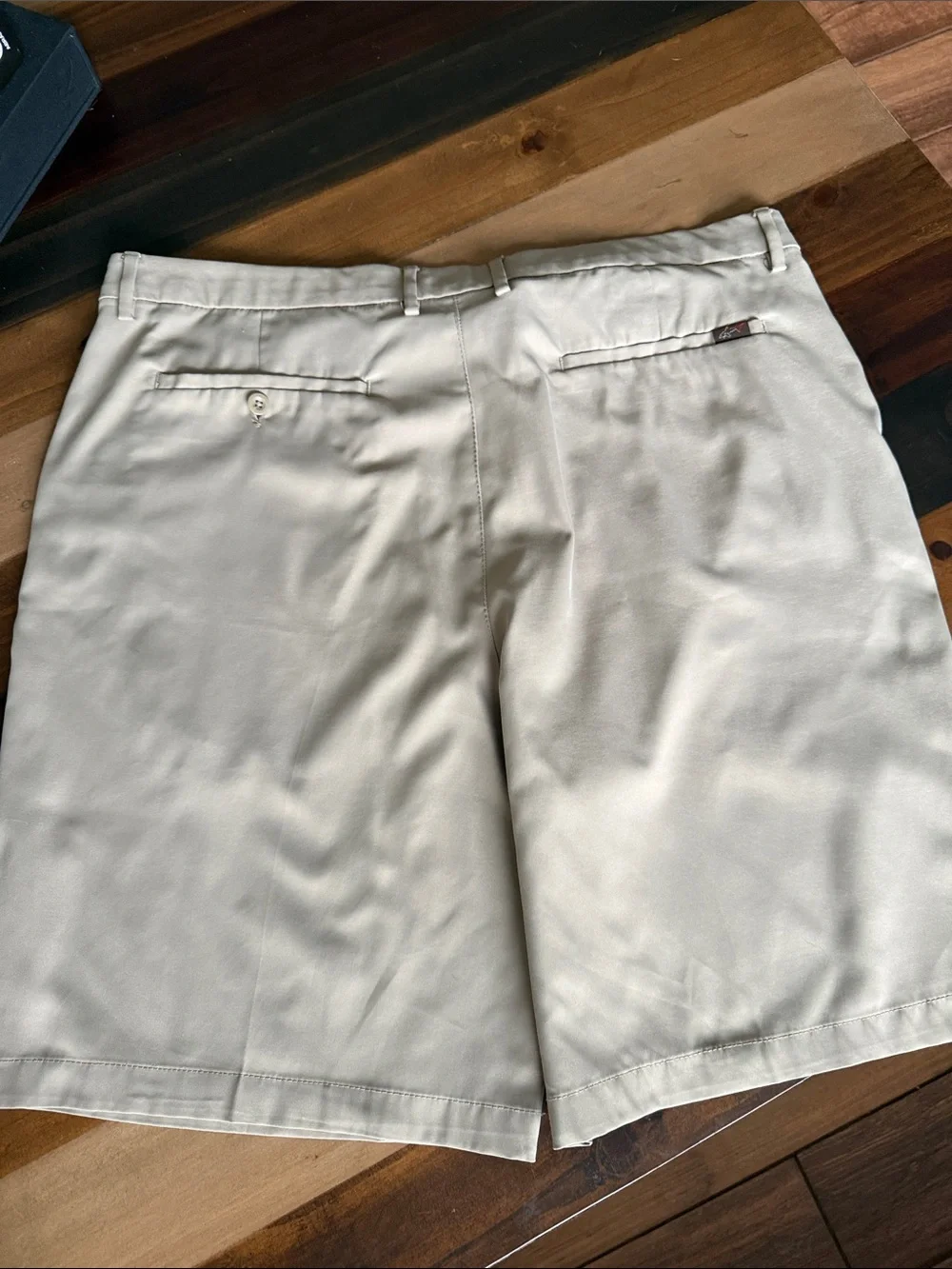 Greg Norman Collection lightweight flat